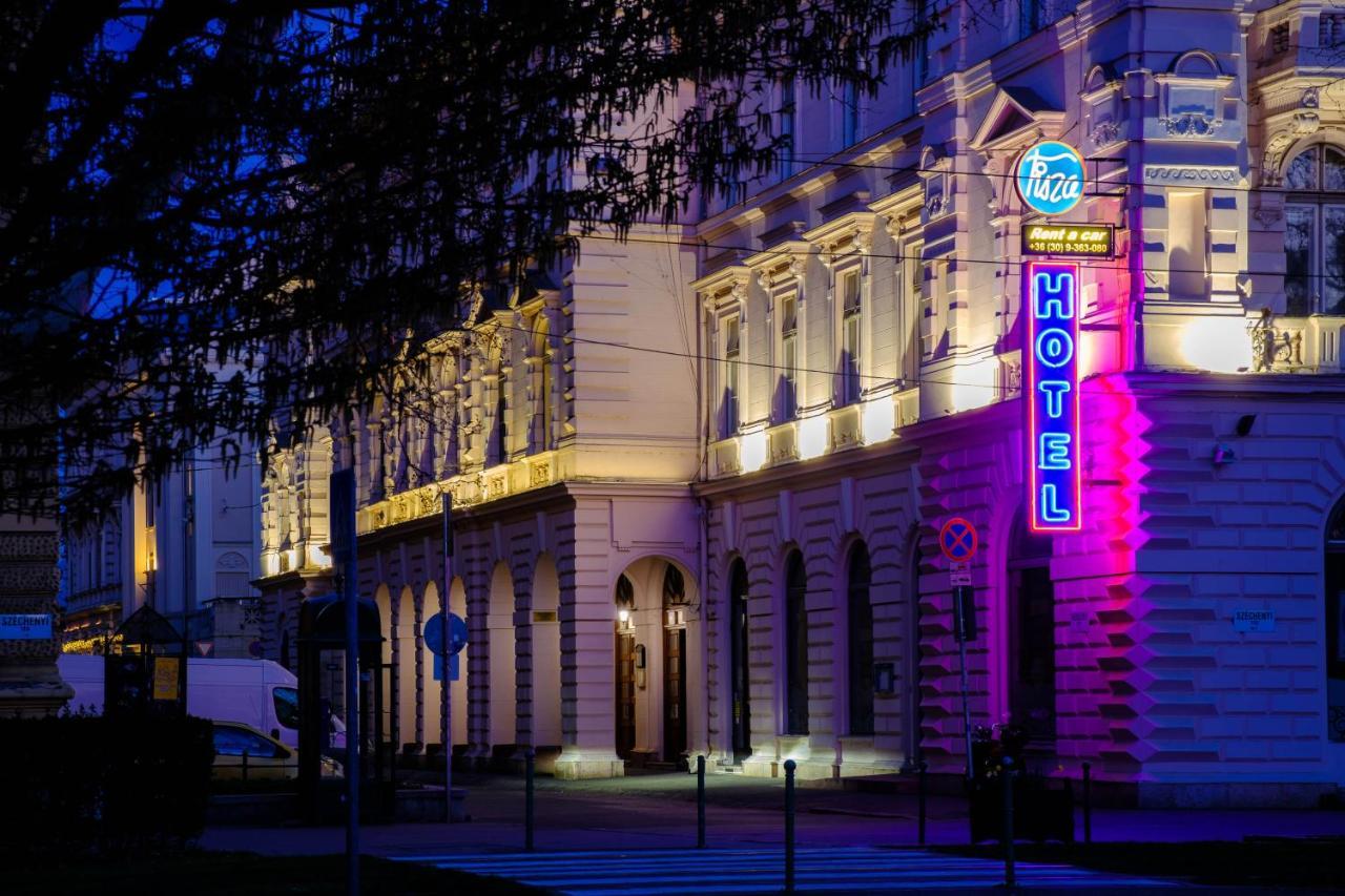 Tisza Hotel Szeged Extérieur photo